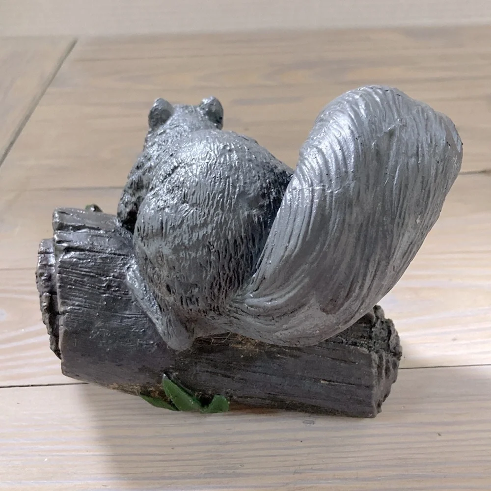 GRAY SQUIRREL Resin Outdoor Garden Decor on a Log 7 x 6 x 5 inches